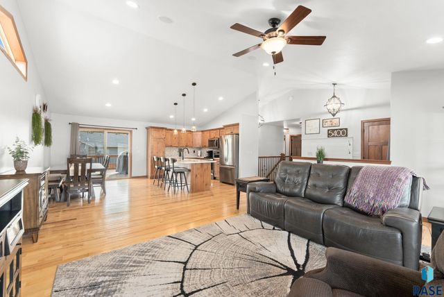5400 S Sirocco Ave Avenue, Sioux Falls, SD 57108