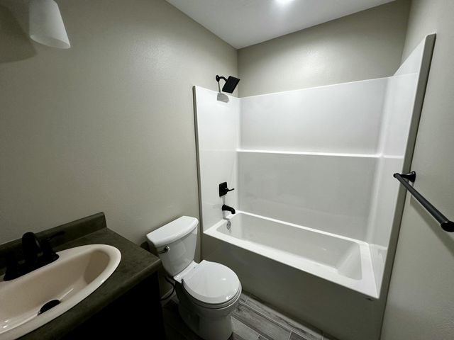 202 Eric Drive, Kirbyville, MO 65679