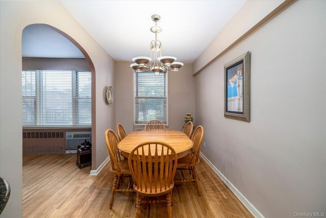 55 Lenox 2N, Rockville Centre, NY 11570