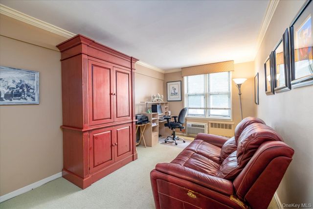 55 Lenox 2N, Rockville Centre, NY 11570