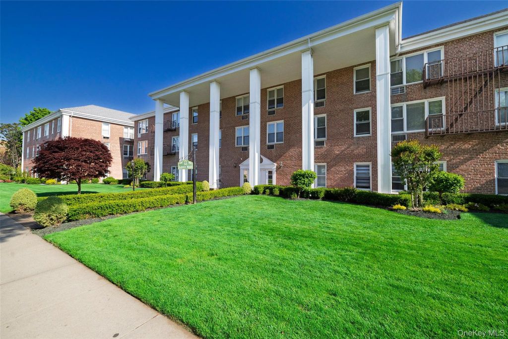 55 Lenox 2N, Rockville Centre, NY 11570 — photo 2
