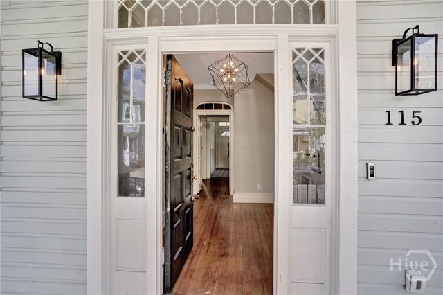 115 W 34 Street, Savannah, GA 31401