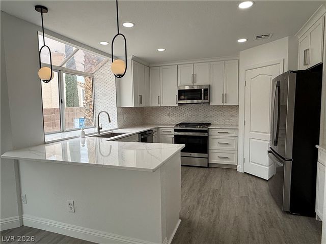 9412 Sierra Summit Avenue, Las Vegas, NV 89134