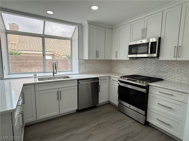 9412 Sierra Summit Avenue, Las Vegas, NV 89134