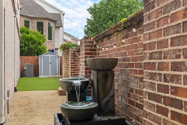 18130 Frankford Lakes Circle, Dallas, TX 75252
