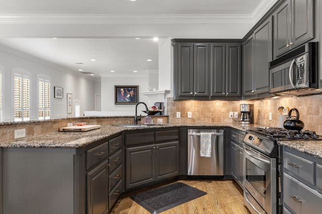 18130 Frankford Lakes Circle, Dallas, TX 75252