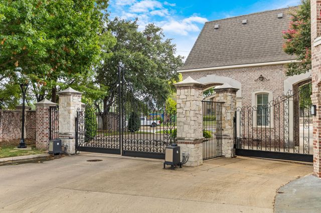 18130 Frankford Lakes Circle, Dallas, TX 75252