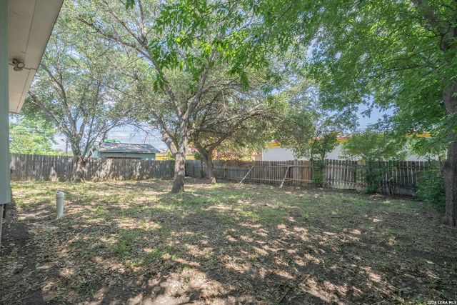 226 EDGE AVE, San Antonio, TX 78223