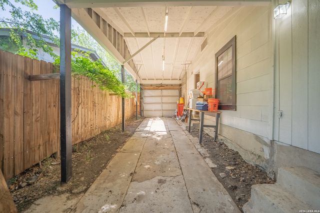 226 EDGE AVE, San Antonio, TX 78223