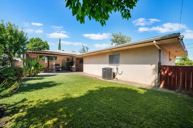 2244 E Princeton Avenue, Fresno, CA 93703