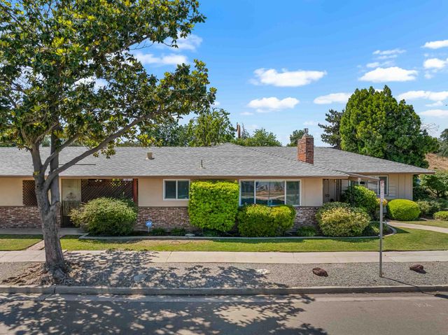 2244 E Princeton Avenue, Fresno, CA 93703