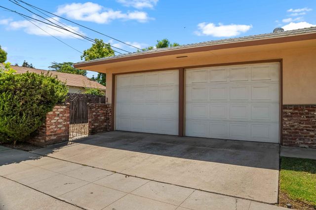 2244 E Princeton Avenue, Fresno, CA 93703