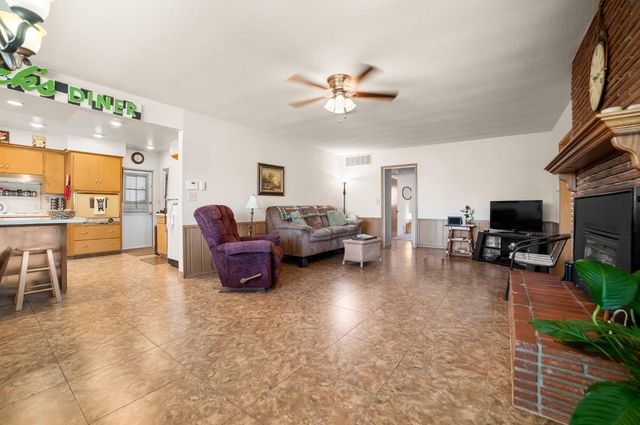 2244 E Princeton Avenue, Fresno, CA 93703