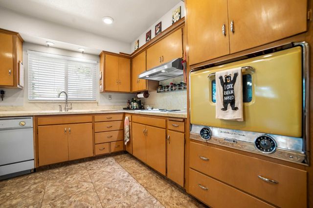 2244 E Princeton Avenue, Fresno, CA 93703