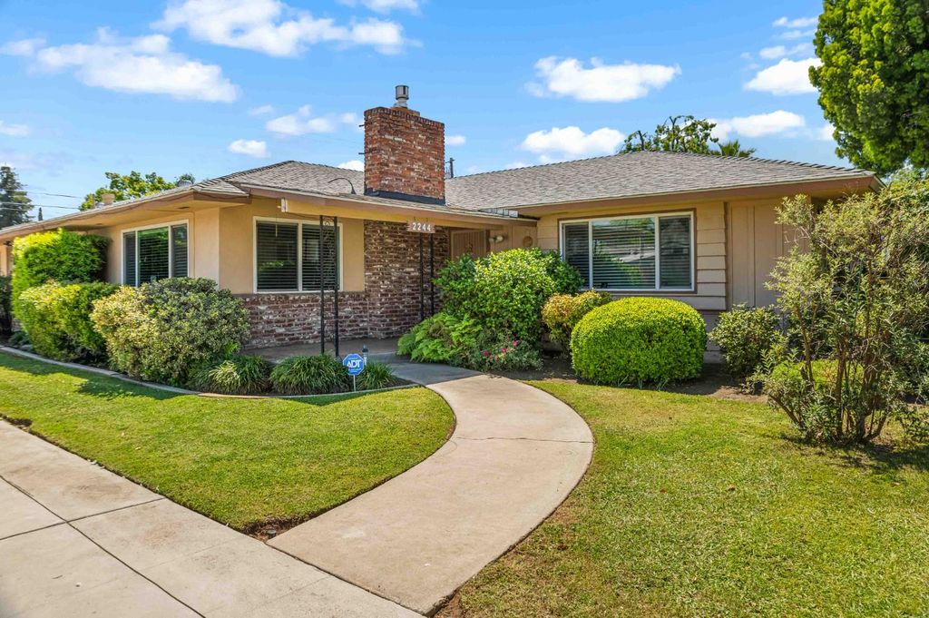 2244 E Princeton Avenue, Fresno, CA 93703