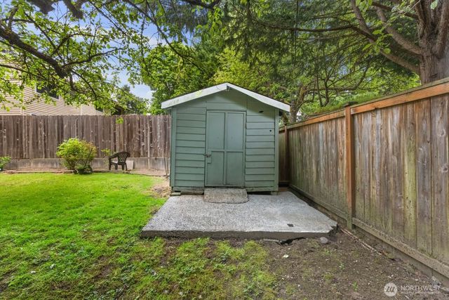 13920 101st Place NE, Kirkland, WA 98034