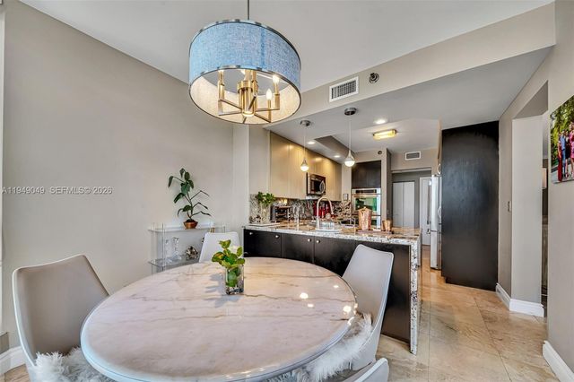 21150 Point Pl 702, Aventura, FL 33180