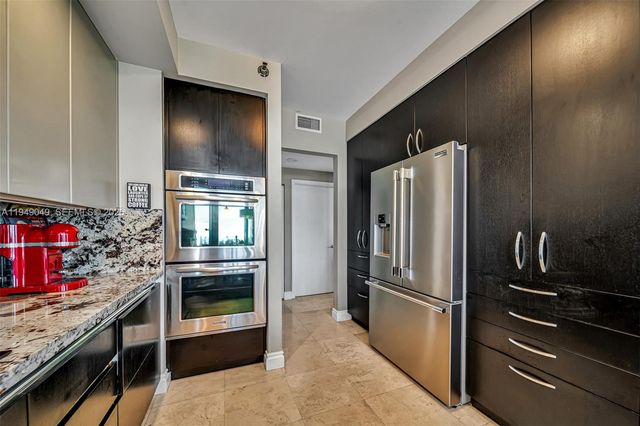 21150 Point Pl 702, Aventura, FL 33180