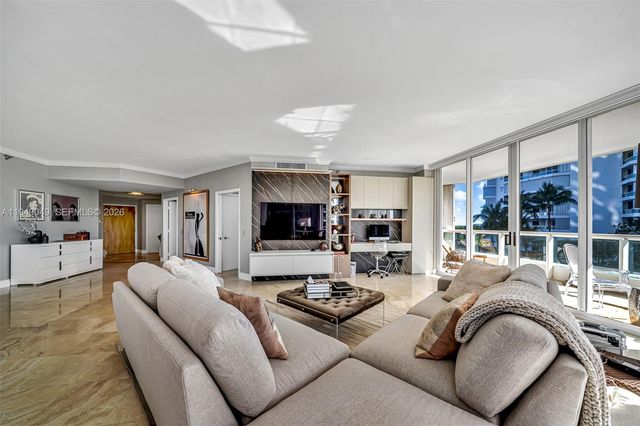 21150 Point Pl 702, Aventura, FL 33180