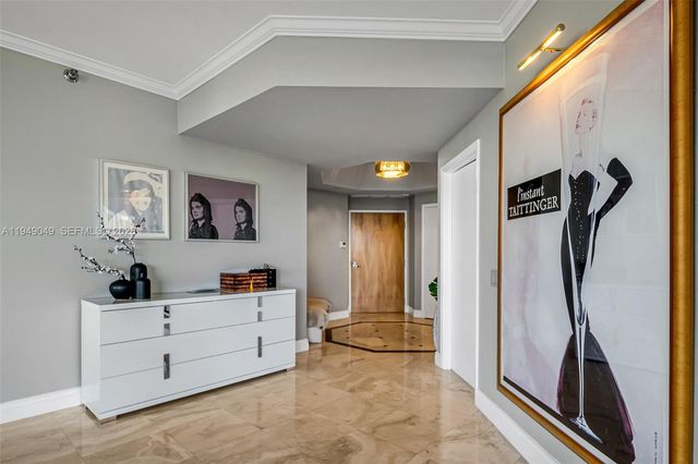 21150 Point Pl 702, Aventura, FL 33180