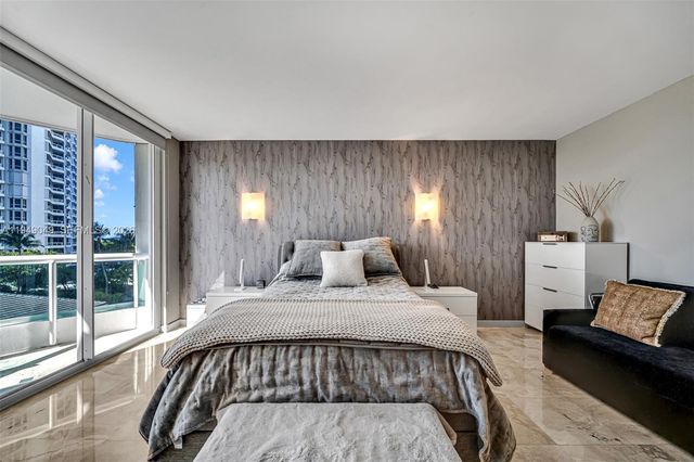 21150 Point Pl 702, Aventura, FL 33180