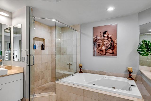 21150 Point Pl 702, Aventura, FL 33180