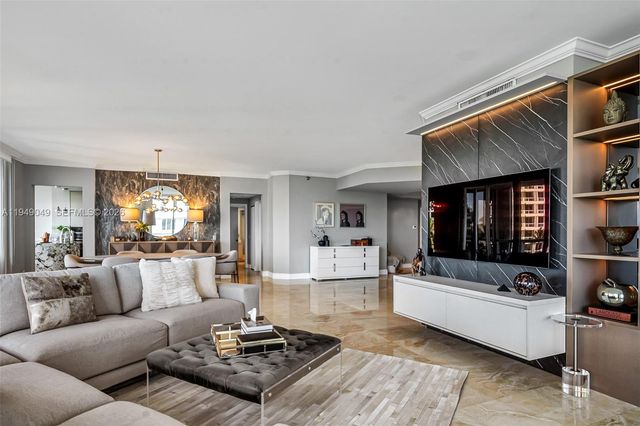 21150 Point Pl 702, Aventura, FL 33180