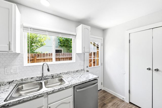 1411 Bellmar DR, Round Rock, TX 78664