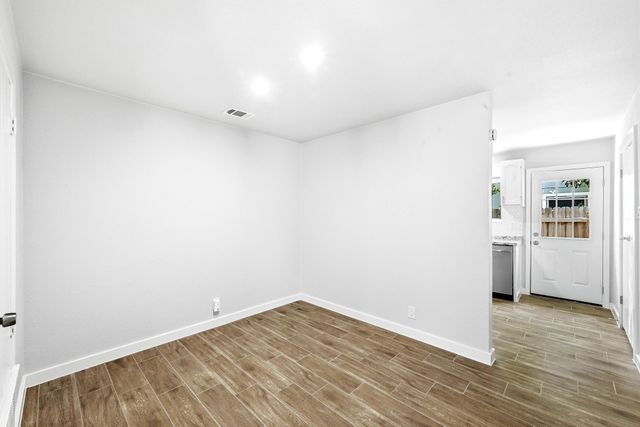 1411 Bellmar DR, Round Rock, TX 78664