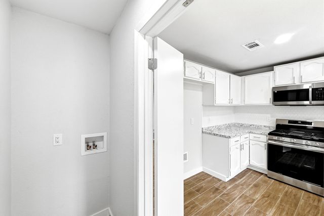 1411 Bellmar DR, Round Rock, TX 78664