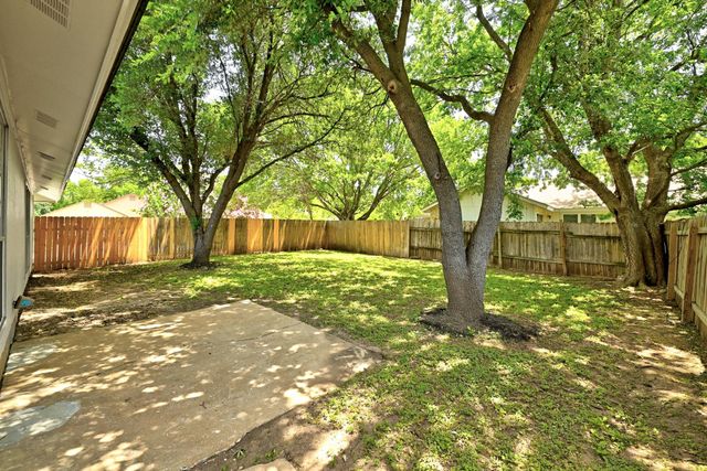 1411 Bellmar DR, Round Rock, TX 78664