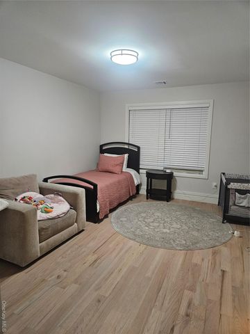 344 bayview, Inwood, NY 11096