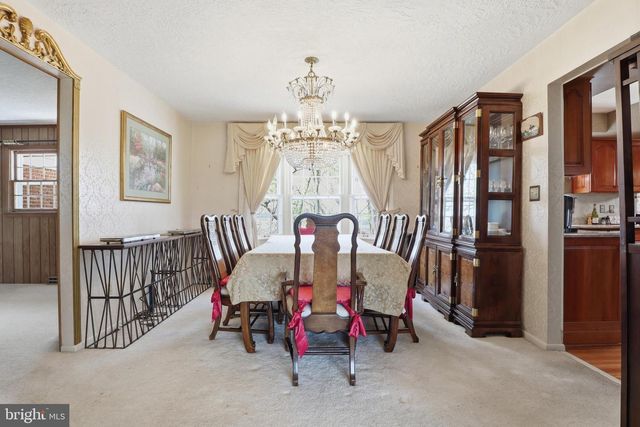 4041 ROBINHOOD, York, PA 17408