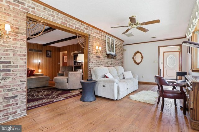 4041 ROBINHOOD, York, PA 17408