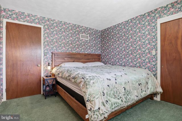4041 ROBINHOOD, York, PA 17408