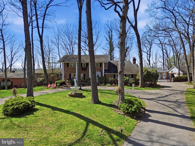 4041 ROBINHOOD, York, PA 17408