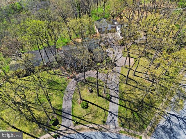 4041 ROBINHOOD, York, PA 17408