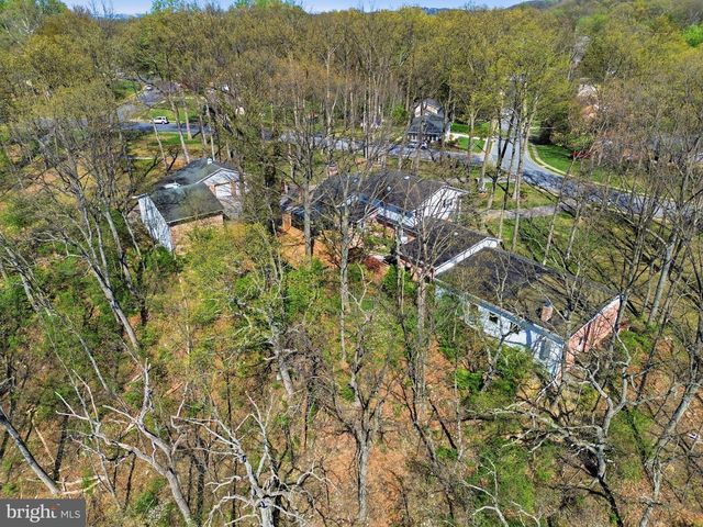 4041 ROBINHOOD, York, PA 17408