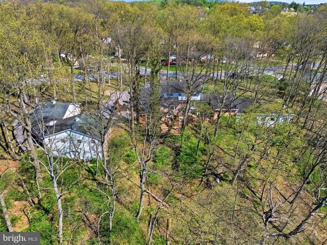 4041 ROBINHOOD, York, PA 17408