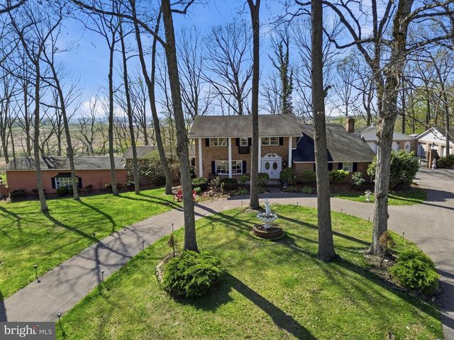 4041 ROBINHOOD, York, PA 17408