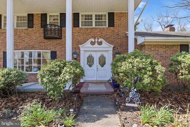 4041 ROBINHOOD, York, PA 17408