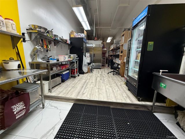 84-06 37th Ave, Jackson Heights, NY 11342