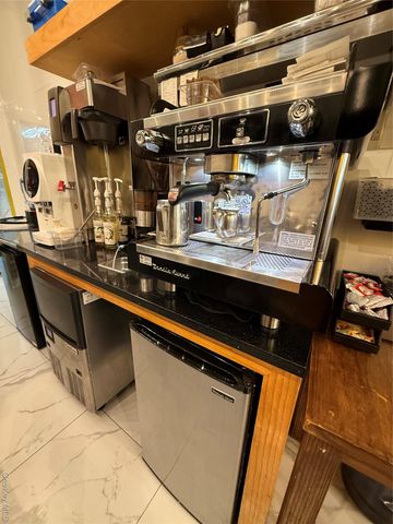 84-06 37th Ave, Jackson Heights, NY 11342