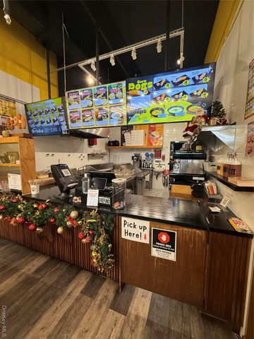 84-06 37th Ave, Jackson Heights, NY 11342