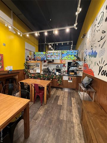 84-06 37th Ave, Jackson Heights, NY 11342