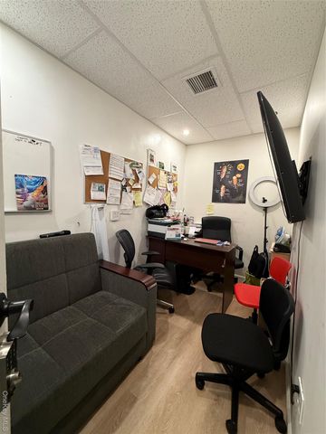 84-06 37th Ave, Jackson Heights, NY 11342