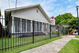 90 Dennis Street, Houston, TX 77006