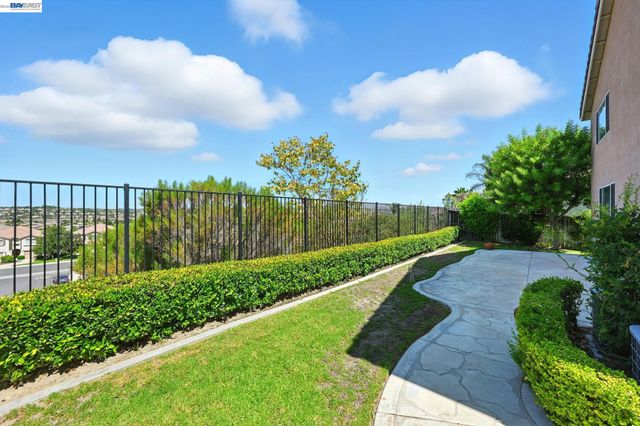 44416 Nighthawk Pass, Temecula, CA 92592