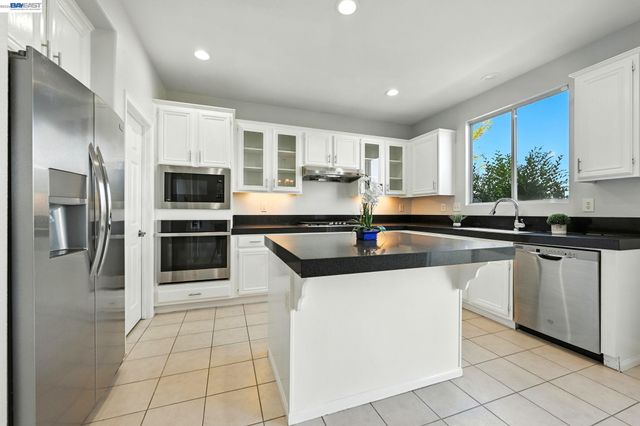 44416 Nighthawk Pass, Temecula, CA 92592