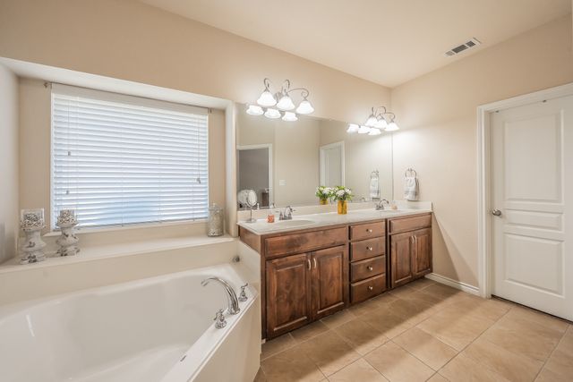 309 Garden Path Lane, Mansfield, TX 76063
